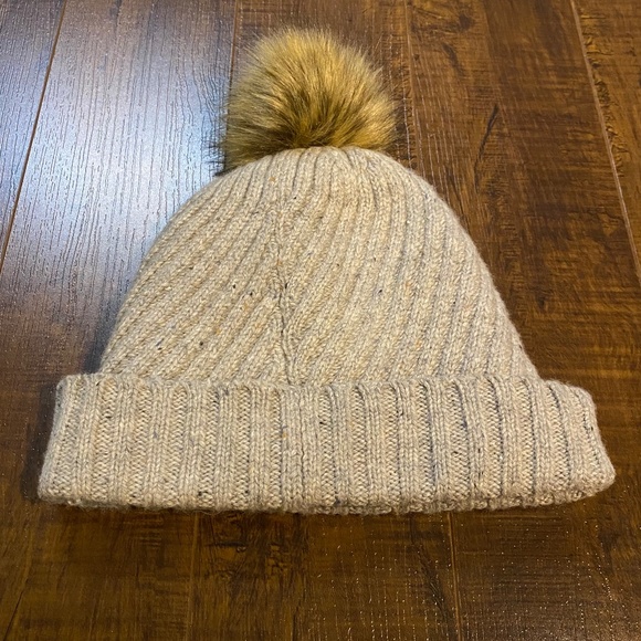 Wind River Cuffed Pom Toque - Picture 3 of 5